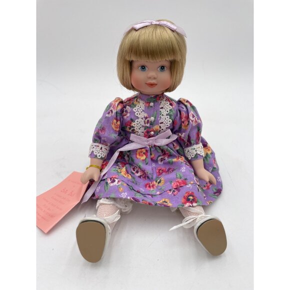Goebel Doll Club Exclusive Porcelain Doll By Bette Ball - Picture 4 of 7